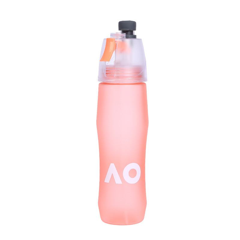 Spray Sports Bottle with built-in mist sprayer and ergonomic grip, ideal for hydration and cooling during workouts and outdoor activities.